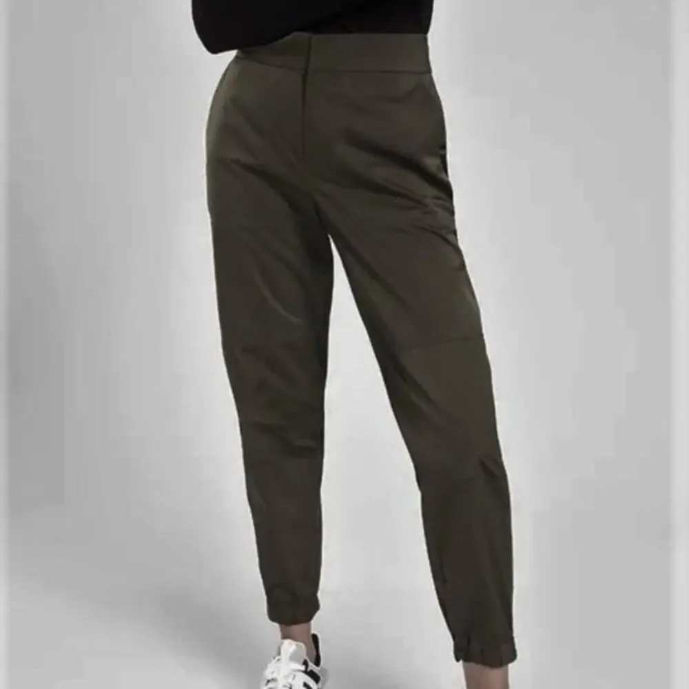 Athleta Radiant Joggers size 0 Tortuga Olive Green Athleisure Pants Travel